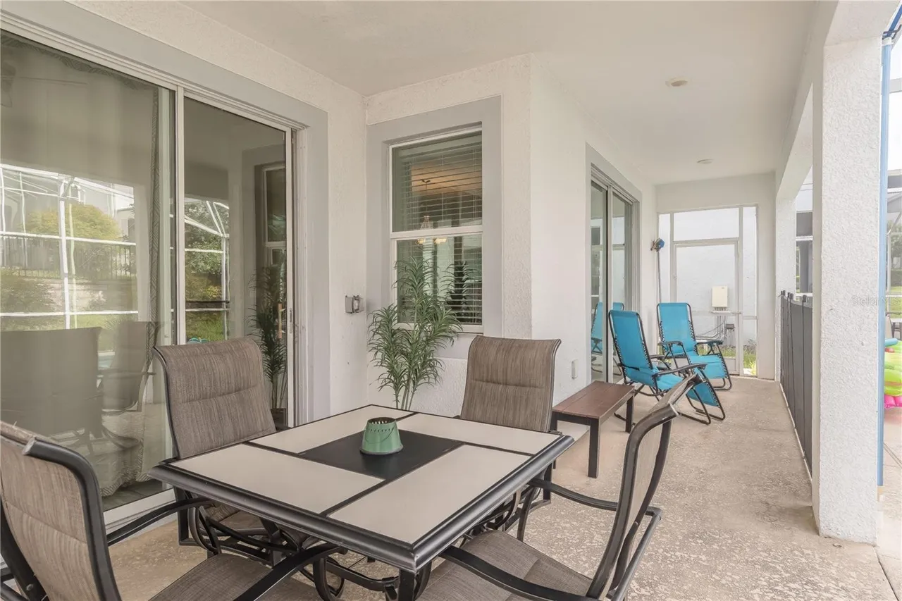 Slide show image of the Orlando Florida Home for Sale 39