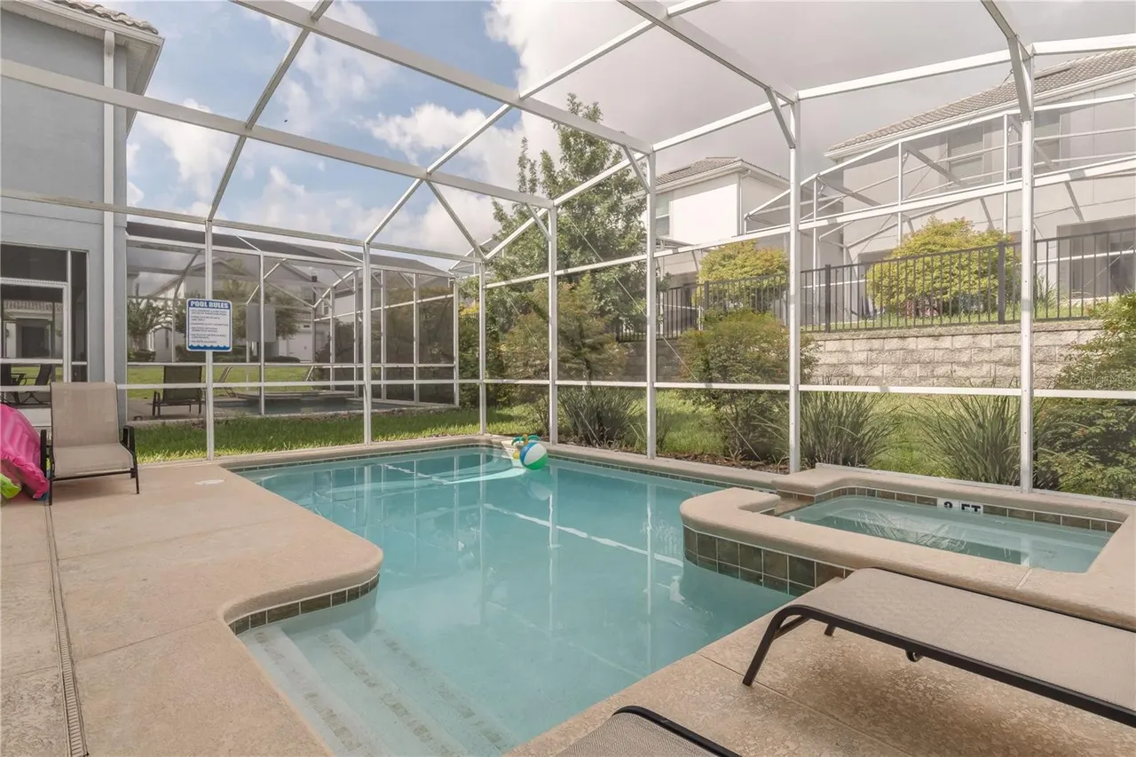 Slide show image of the Orlando Florida Home for Sale 40