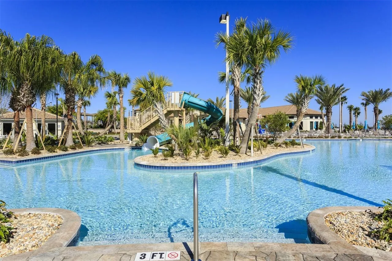 Slide show image of the Orlando Florida Home for Sale 46