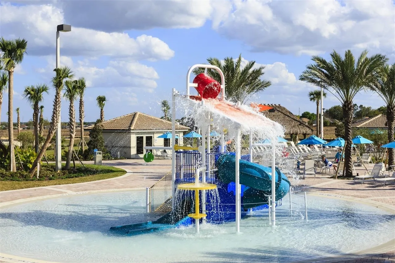 Slide show image of the Orlando Florida Home for Sale 48