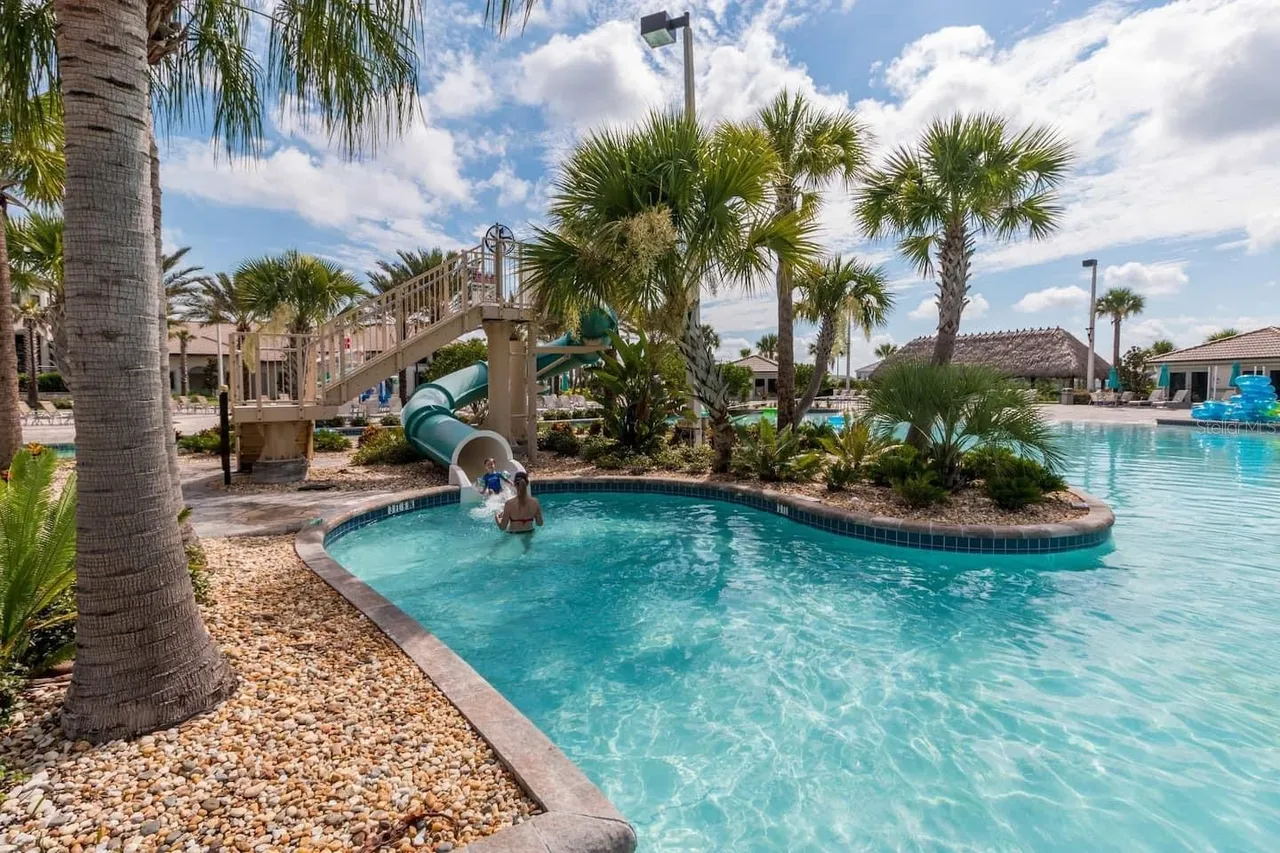 Slide show image of the Orlando Florida Home for Sale 50