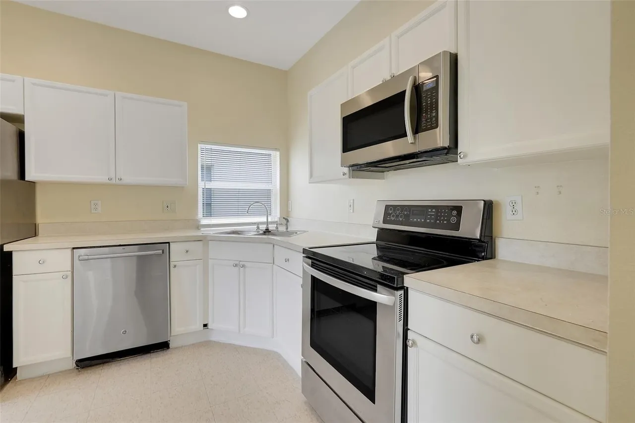 Slide show image of the Orlando Florida Home for Sale 06