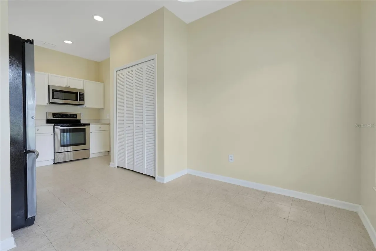 Slide show image of the Orlando Florida Home for Sale 09