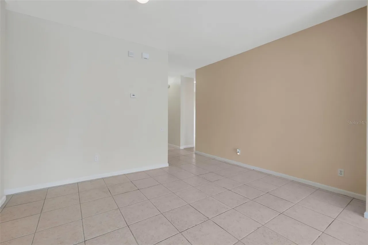 Slide show image of the Orlando Florida Home for Sale 10
