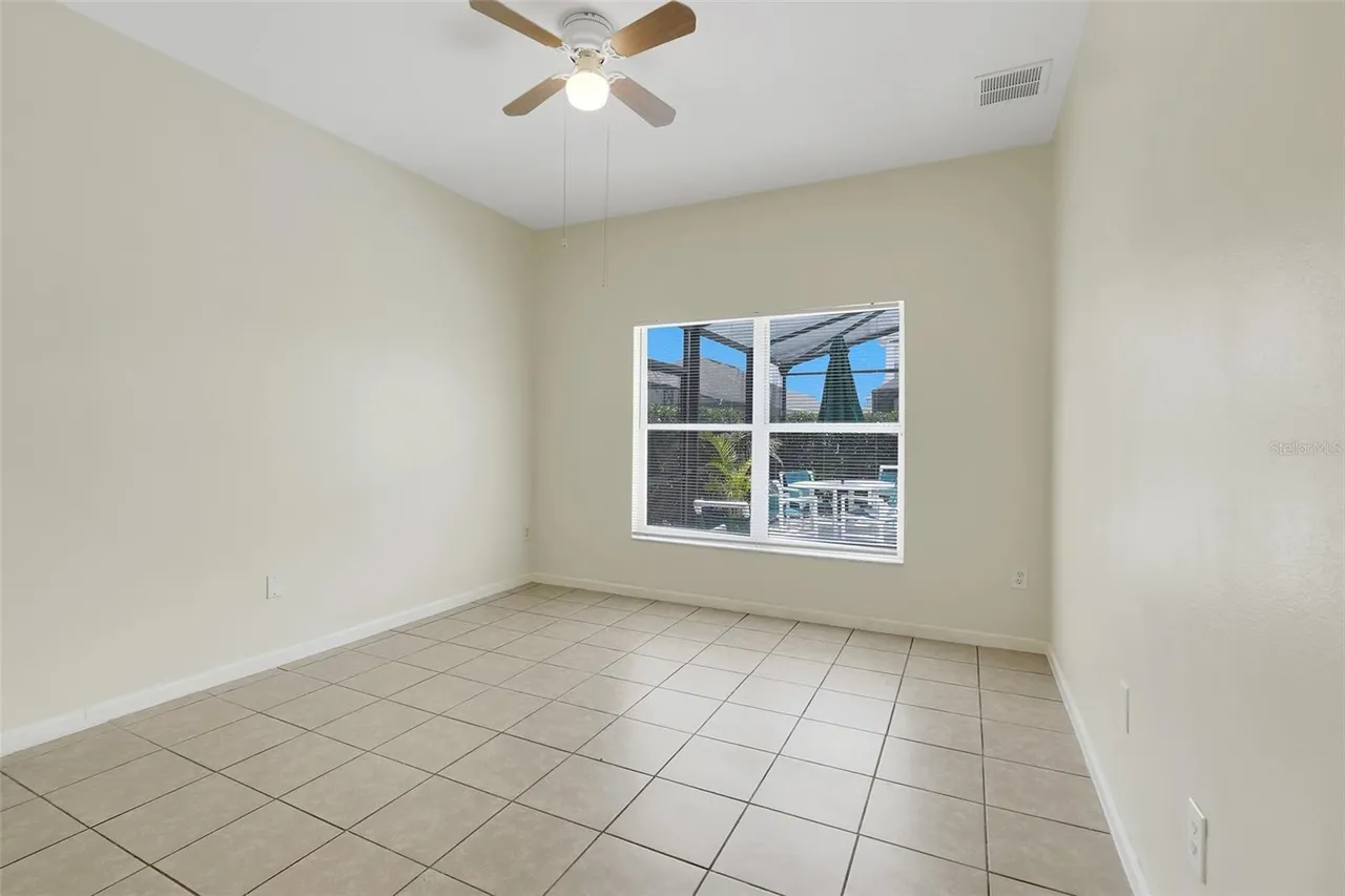 Slide show image of the Orlando Florida Home for Sale 14