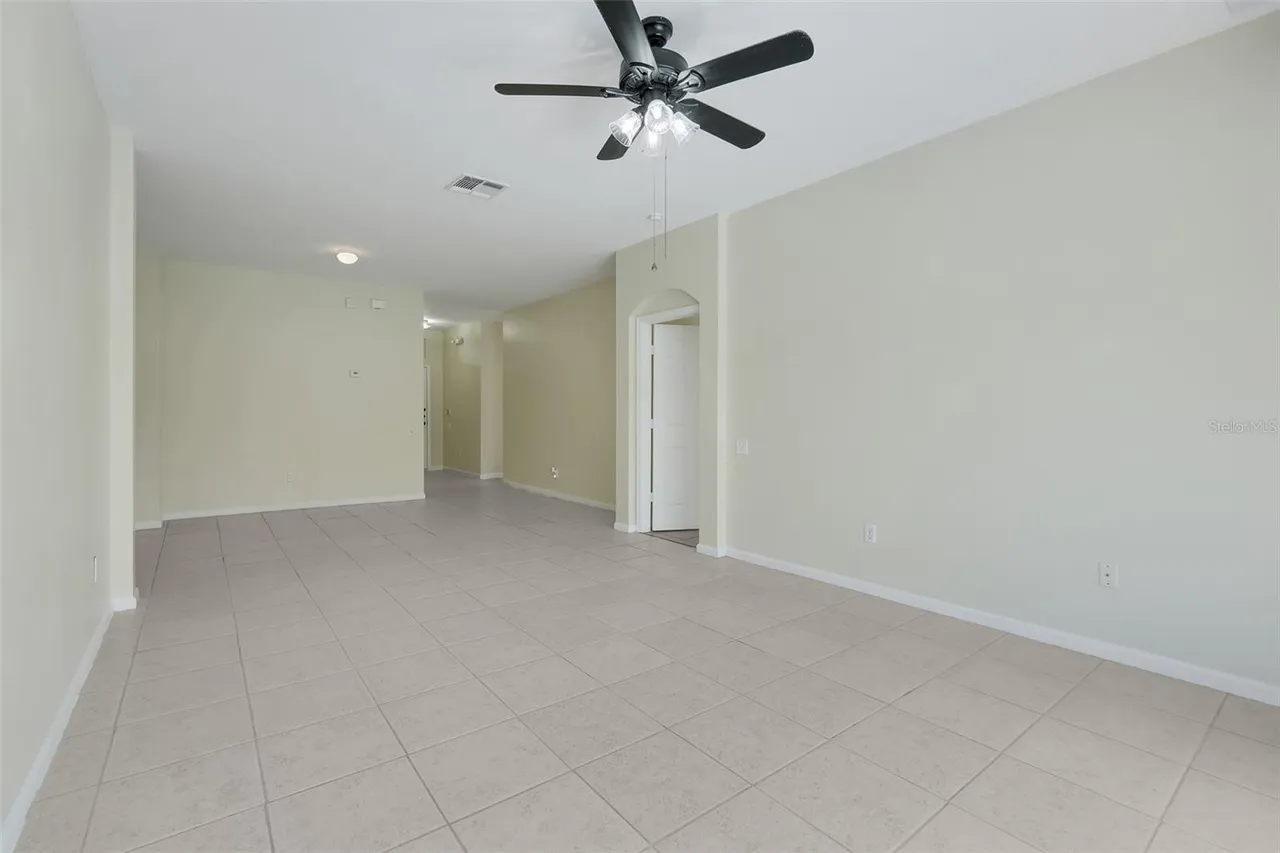 Slide show image of the Orlando Florida Home for Sale 20