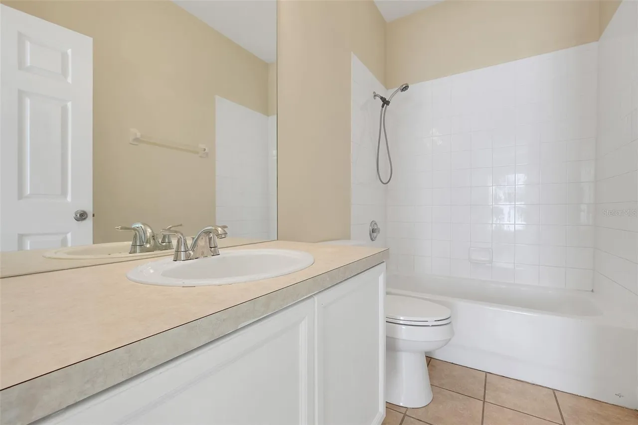Slide show image of the Orlando Florida Home for Sale 21