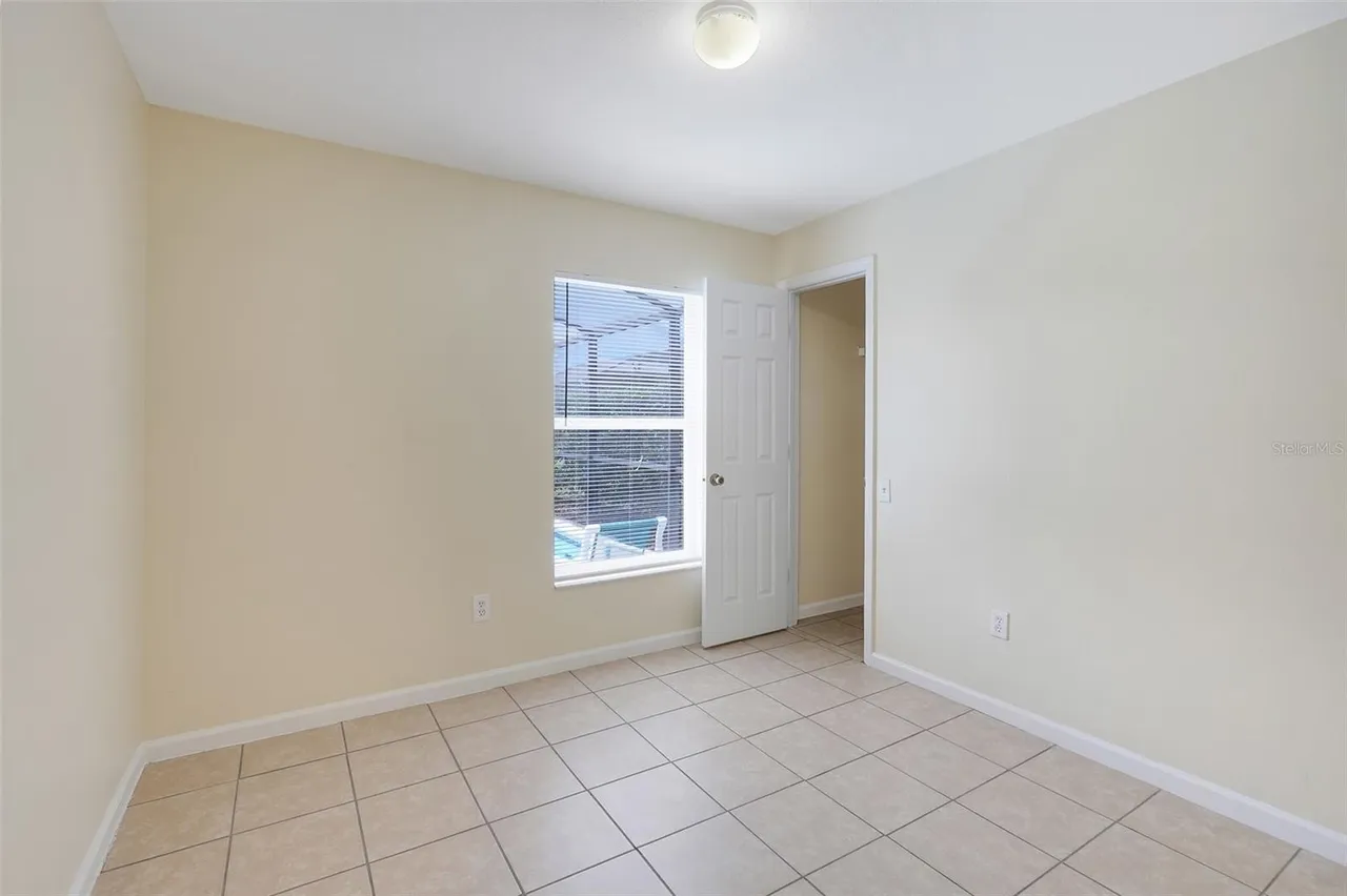 Slide show image of the Orlando Florida Home for Sale 22