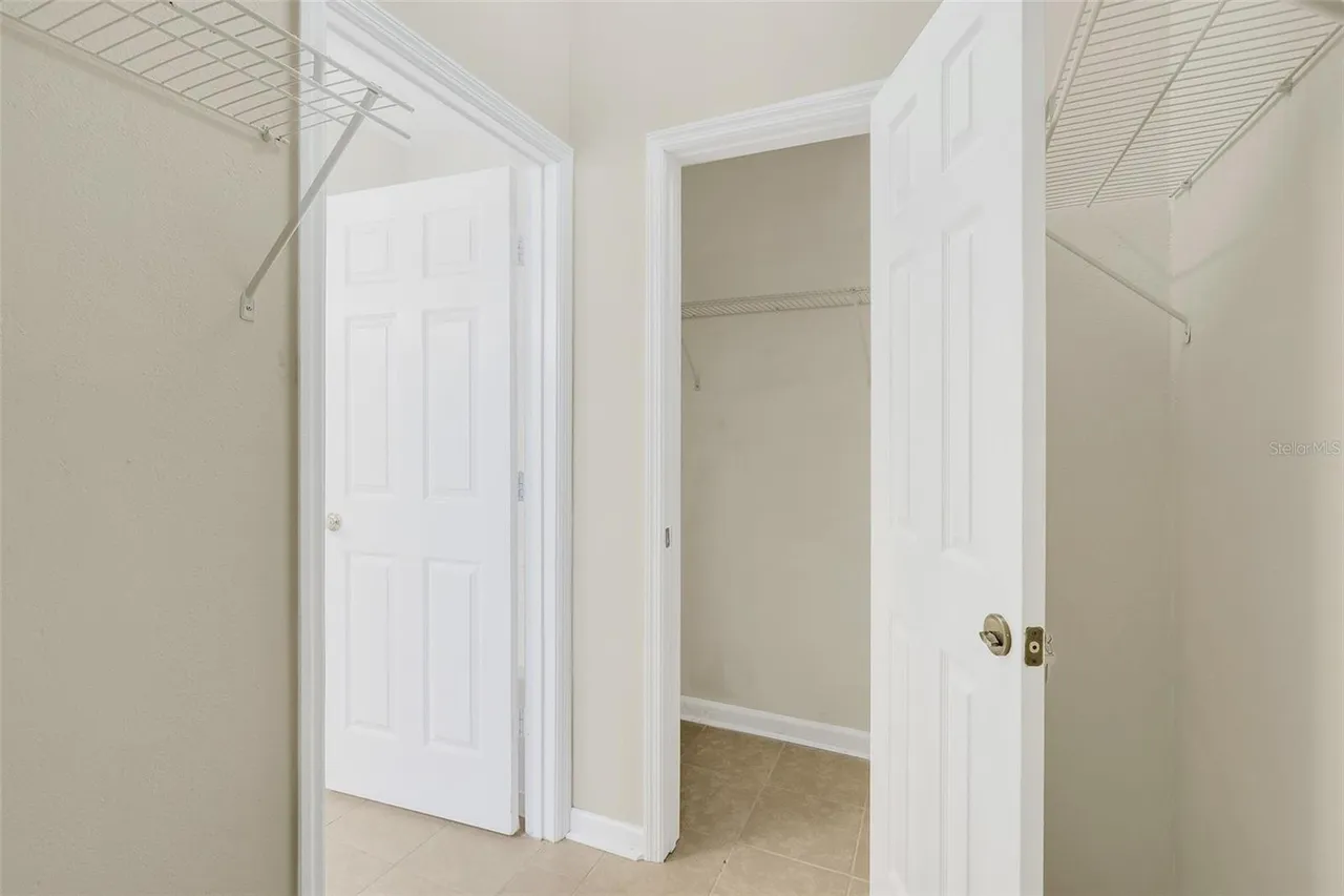 Slide show image of the Orlando Florida Home for Sale 24
