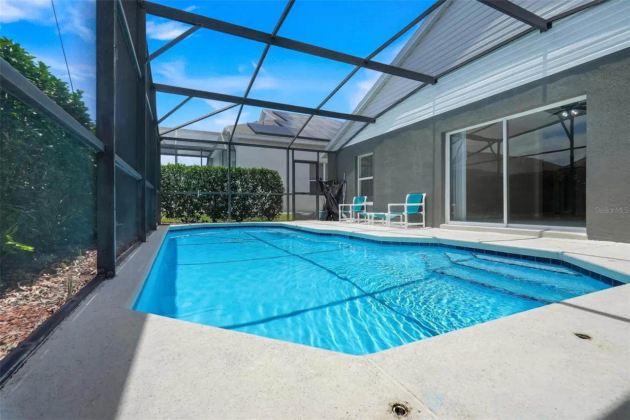 Slide show image of the Orlando Florida Home for Sale 30