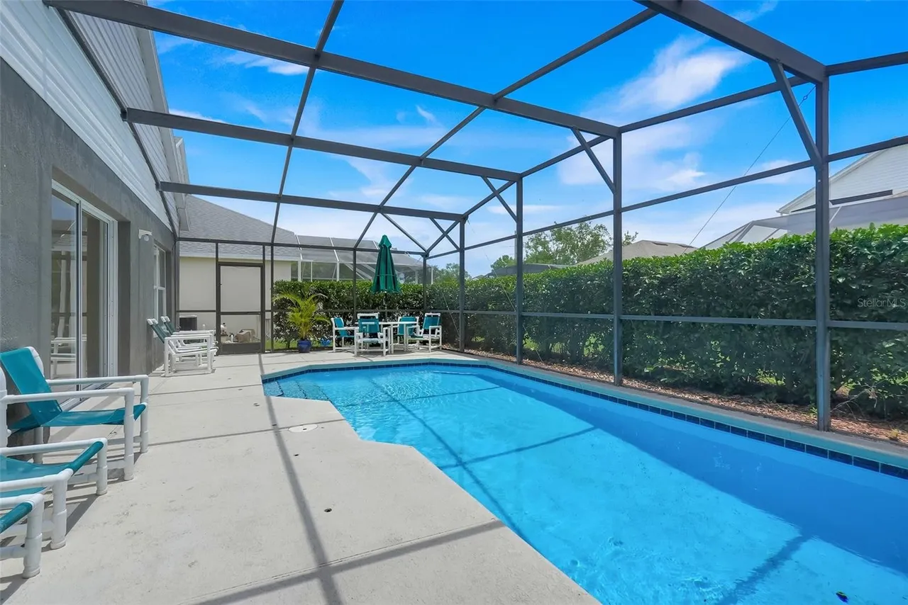 Slide show image of the Orlando Florida Home for Sale 33