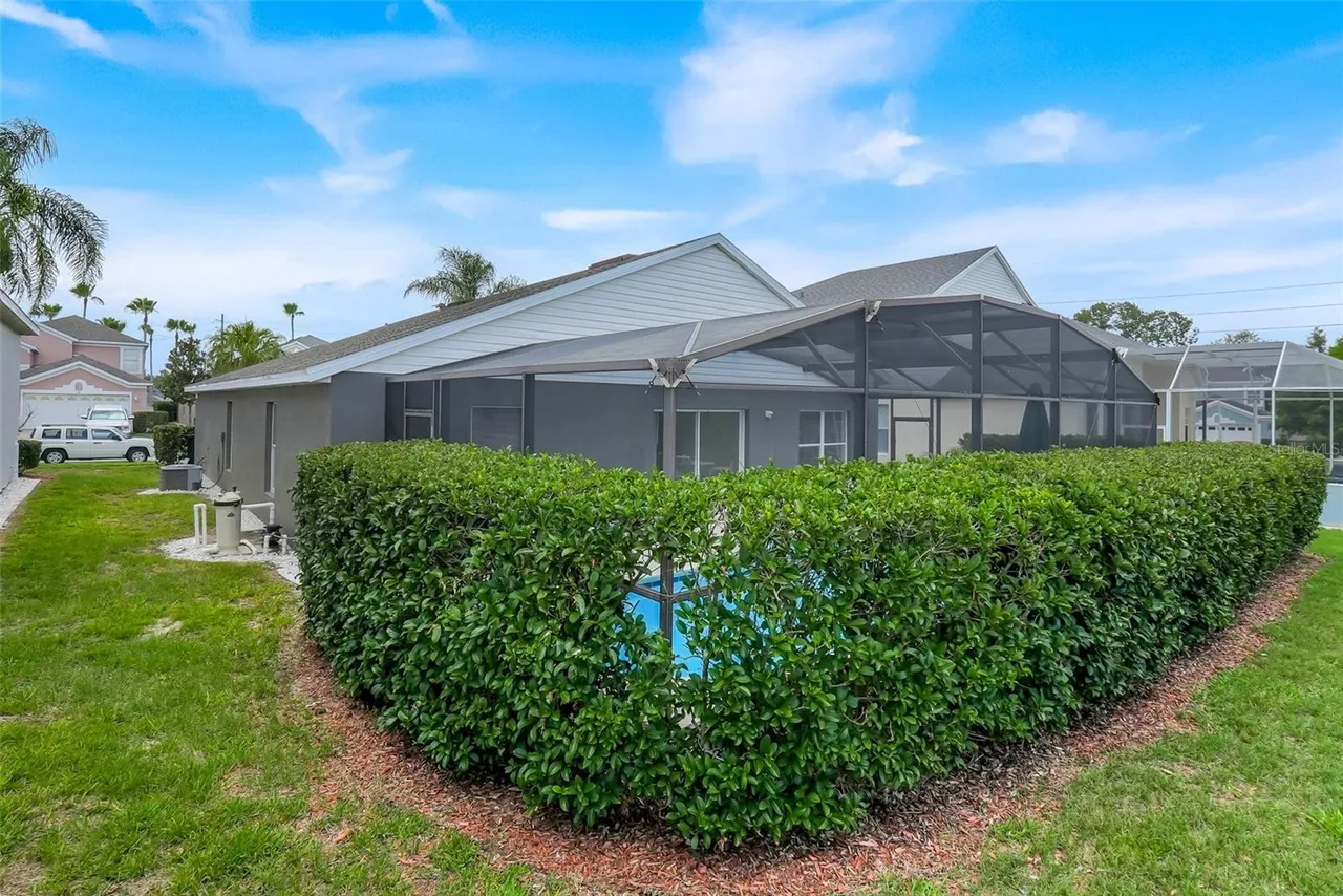 Slide show image of the Orlando Florida Home for Sale 35