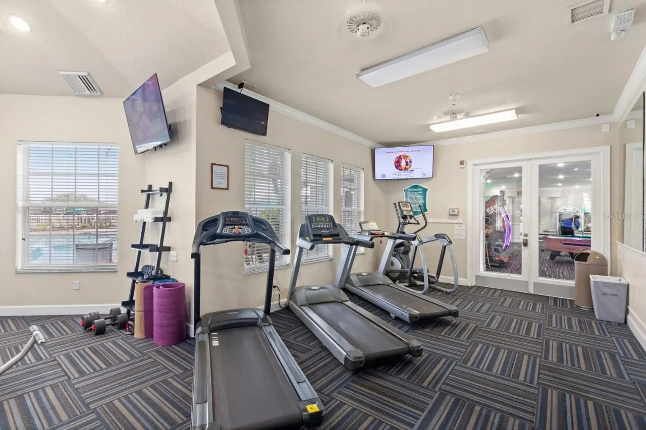 Slide show image of the Orlando Florida Home for Sale 44