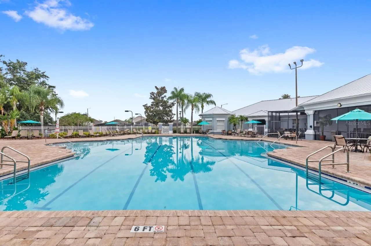 Slide show image of the Orlando Florida Home for Sale 46