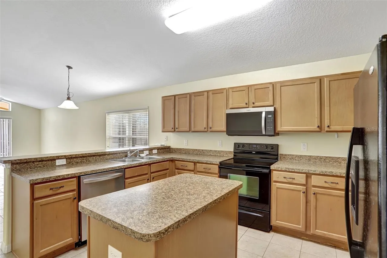 Slide show image of the Orlando Florida Home for Sale 08
