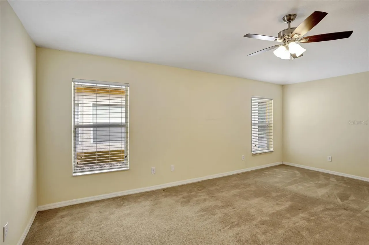 Slide show image of the Orlando Florida Home for Sale 12