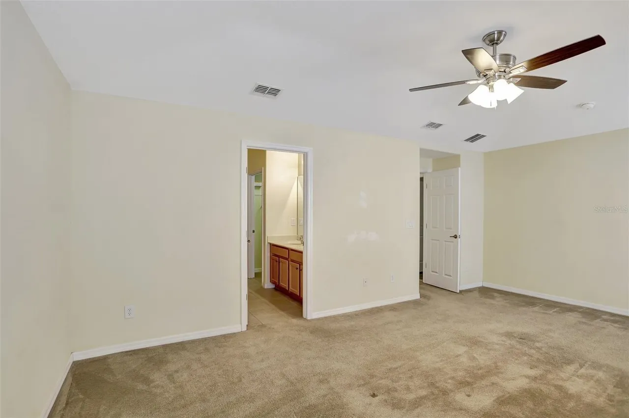 Slide show image of the Orlando Florida Home for Sale 14