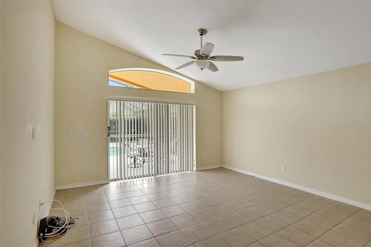 Slide show image of the Orlando Florida Home for Sale 19