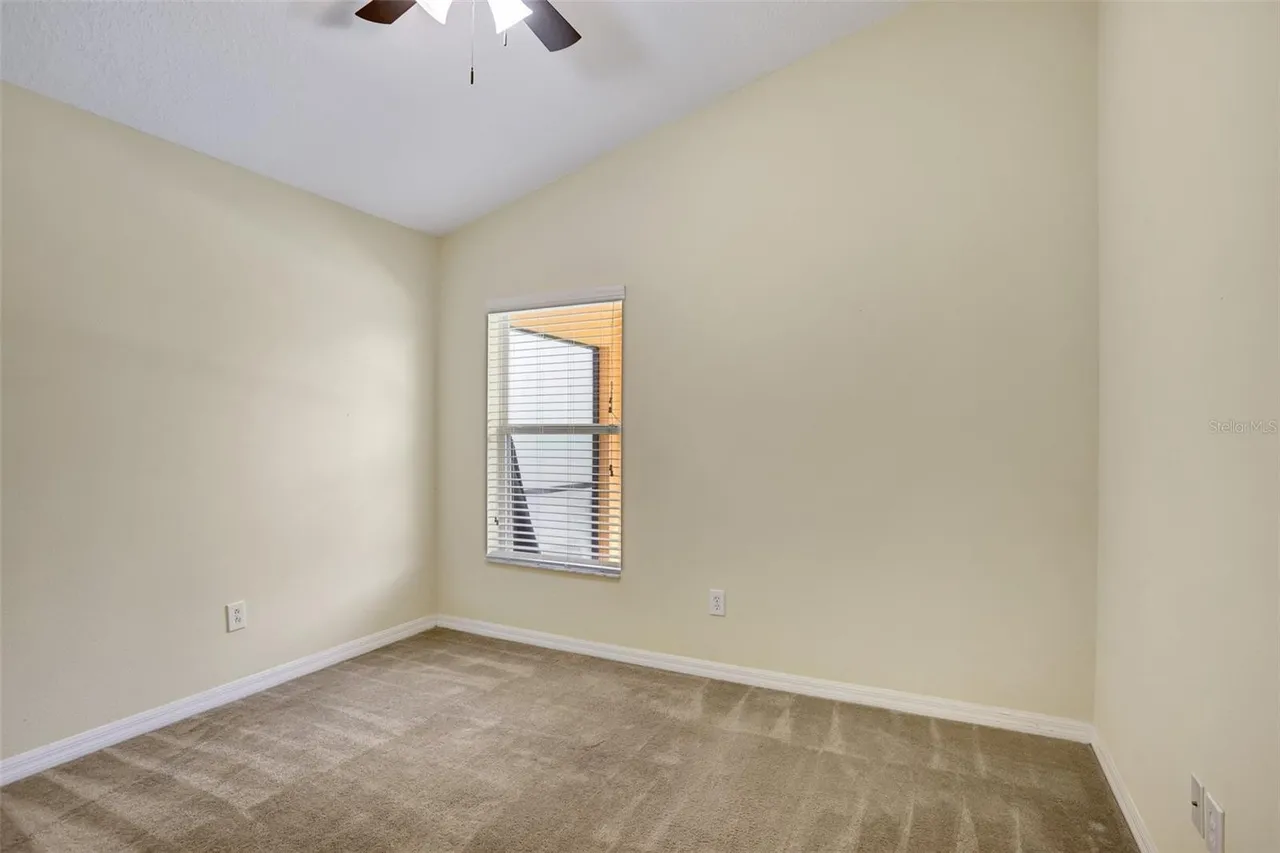 Slide show image of the Orlando Florida Home for Sale 28