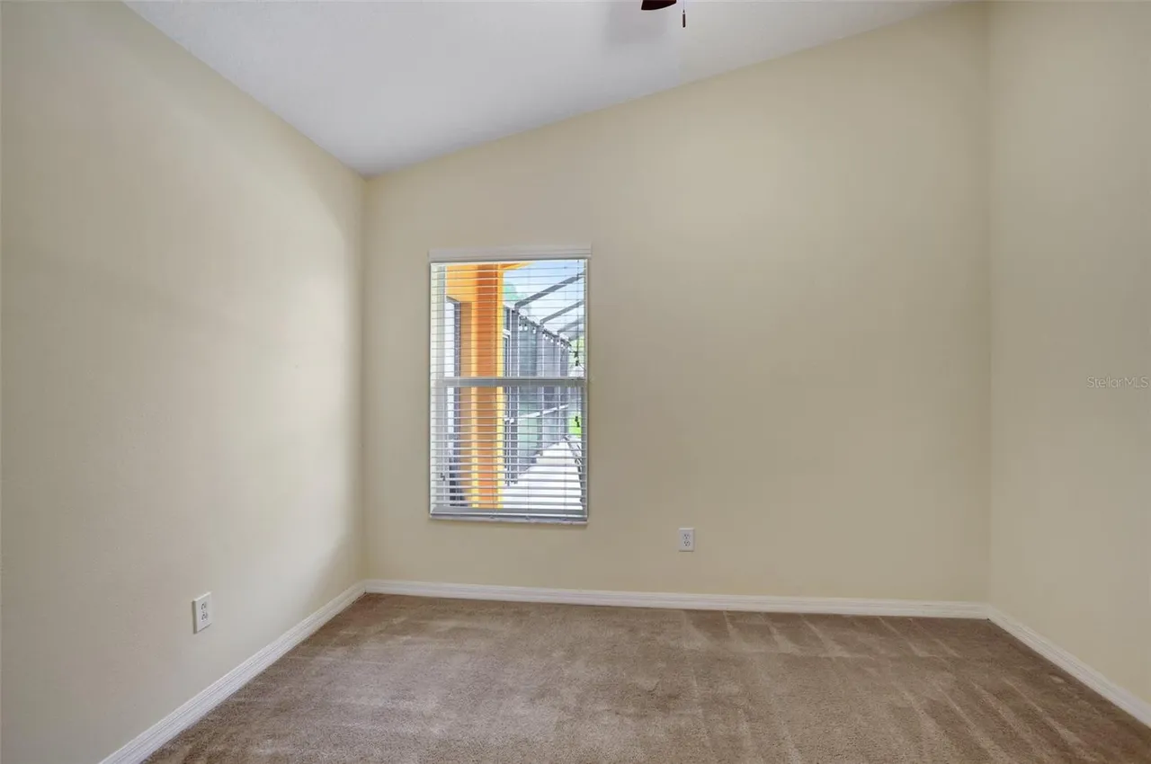 Slide show image of the Orlando Florida Home for Sale 29