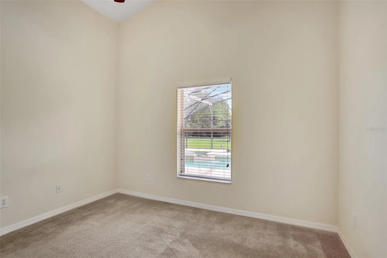 Slide show image of the Orlando Florida Home for Sale 31