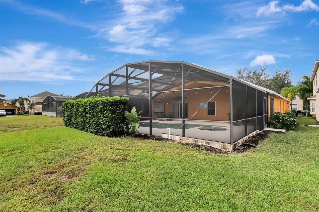 Slide show image of the Orlando Florida Home for Sale 35