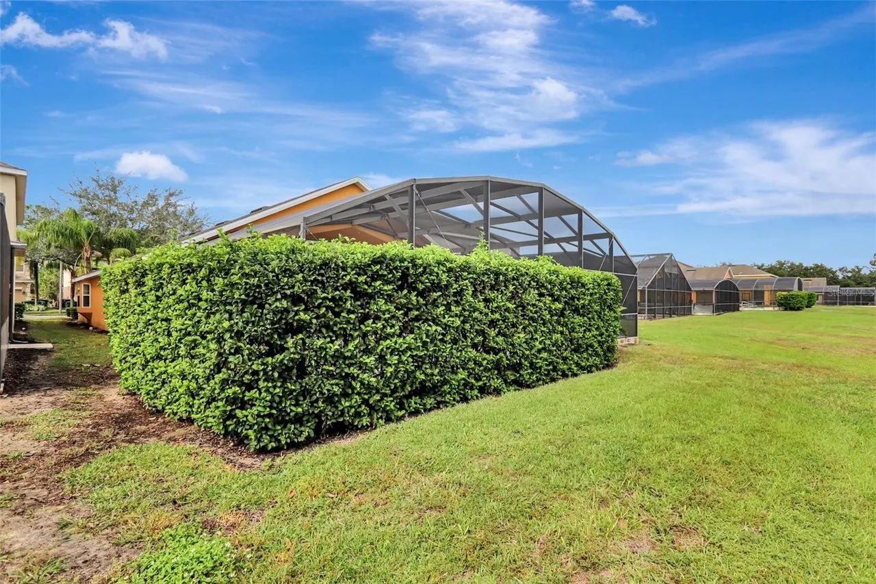 Slide show image of the Orlando Florida Home for Sale 36