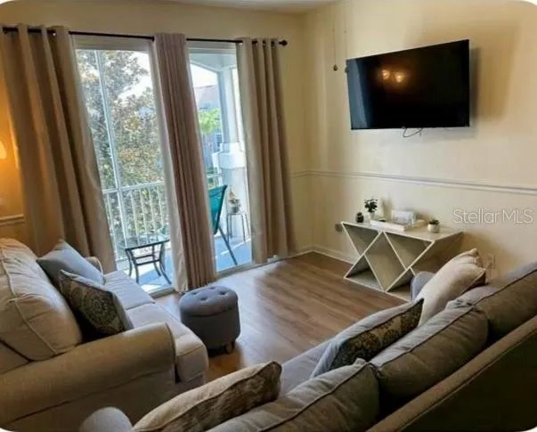 Slide show image of the Orlando Florida Home for Sale 03