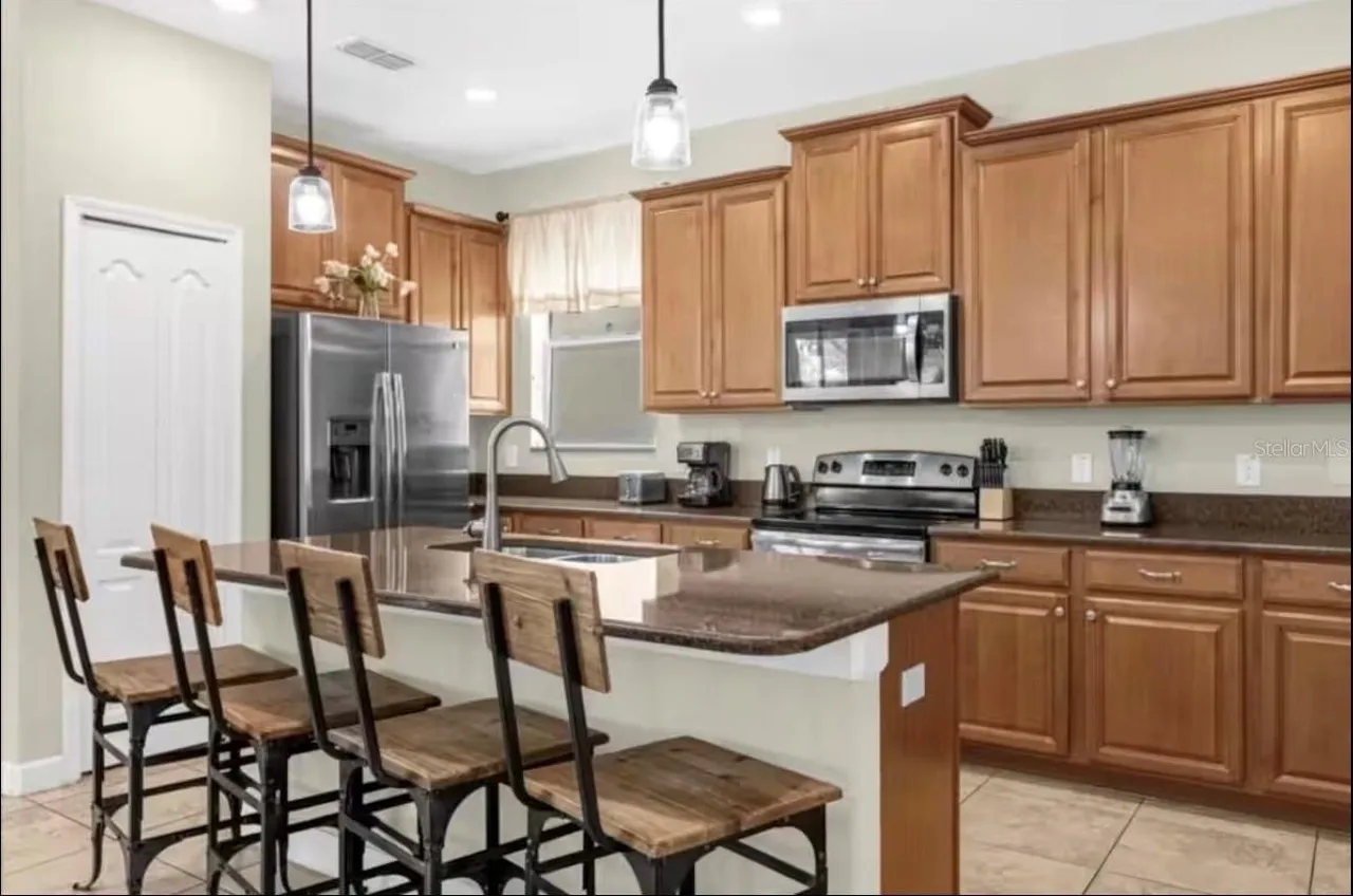 Slide show image of the Orlando Florida Home for Sale 11