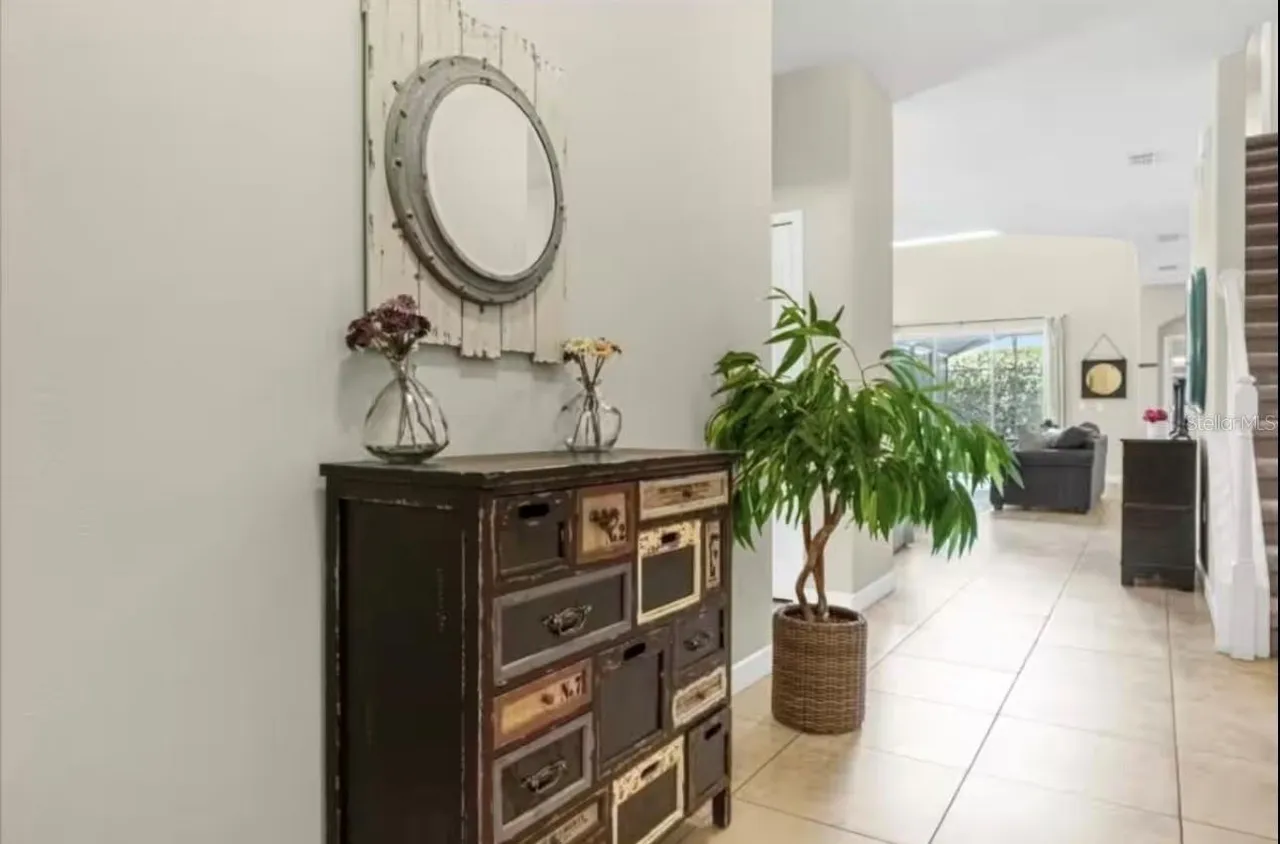 Slide show image of the Orlando Florida Home for Sale 13