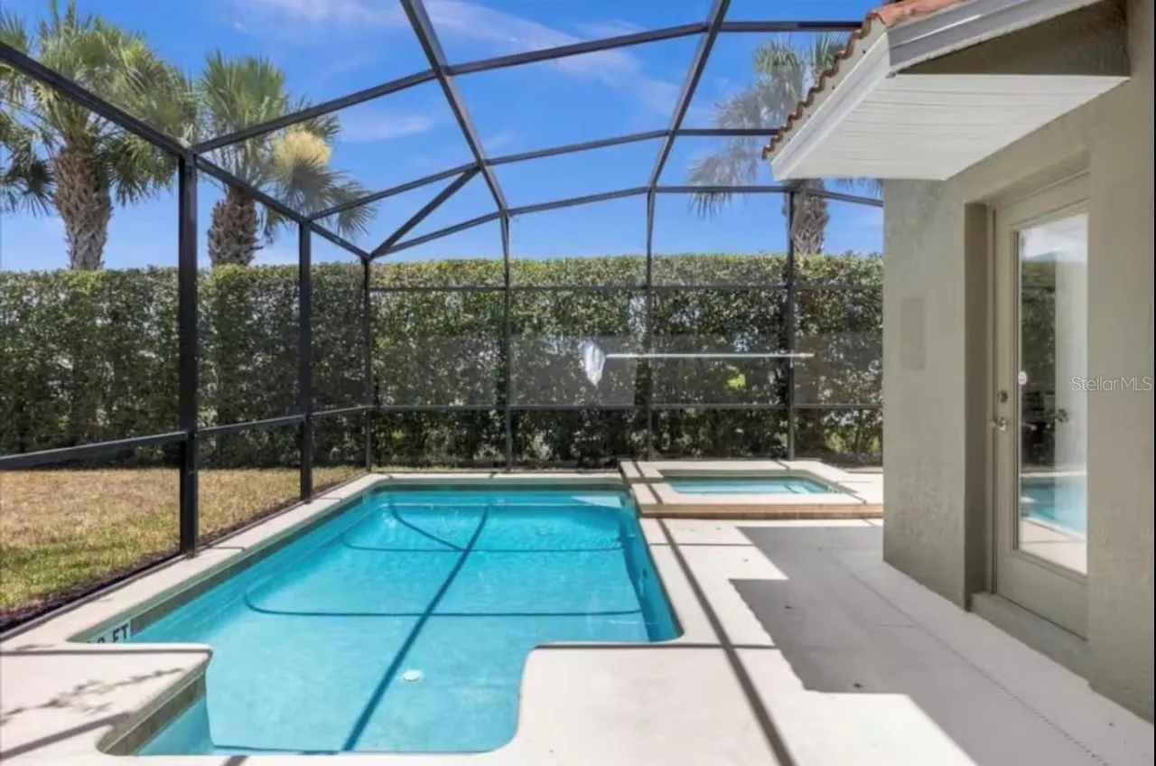 Slide show image of the Orlando Florida Home for Sale 15