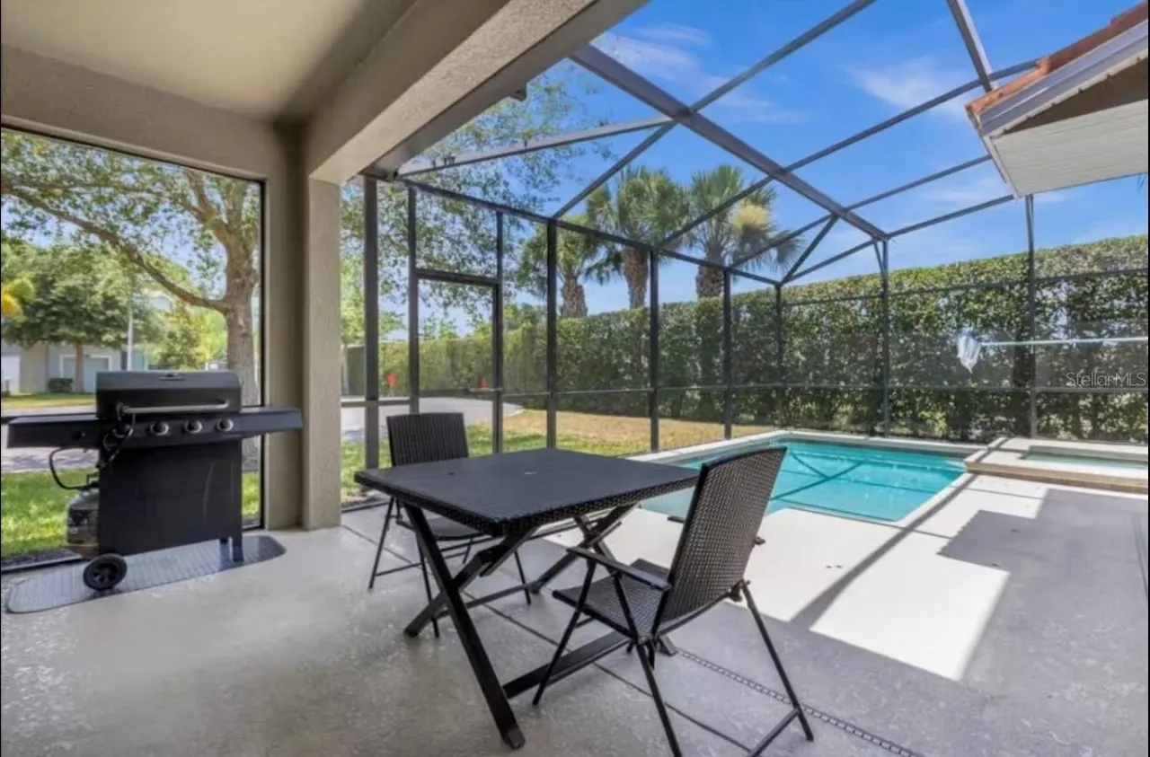 Slide show image of the Orlando Florida Home for Sale 17