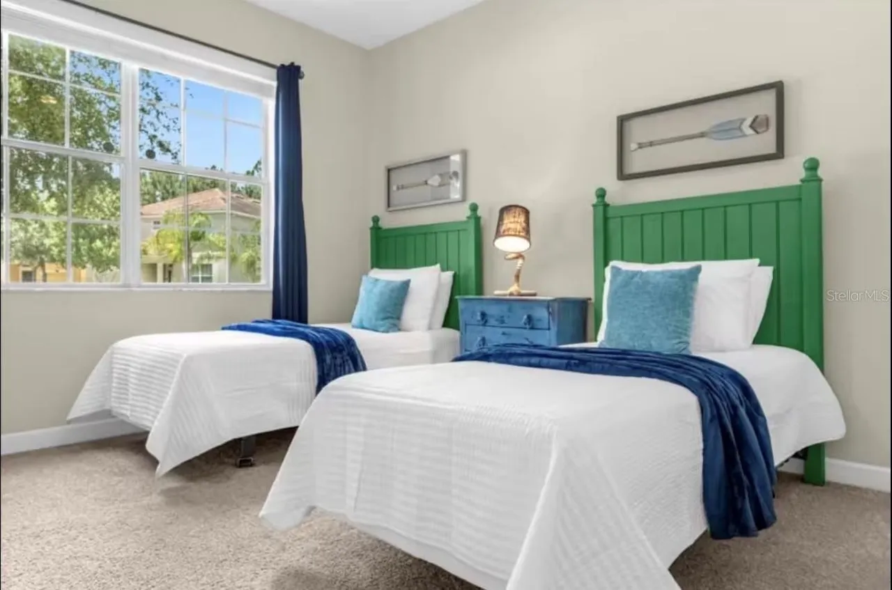 Slide show image of the Orlando Florida Home for Sale 20