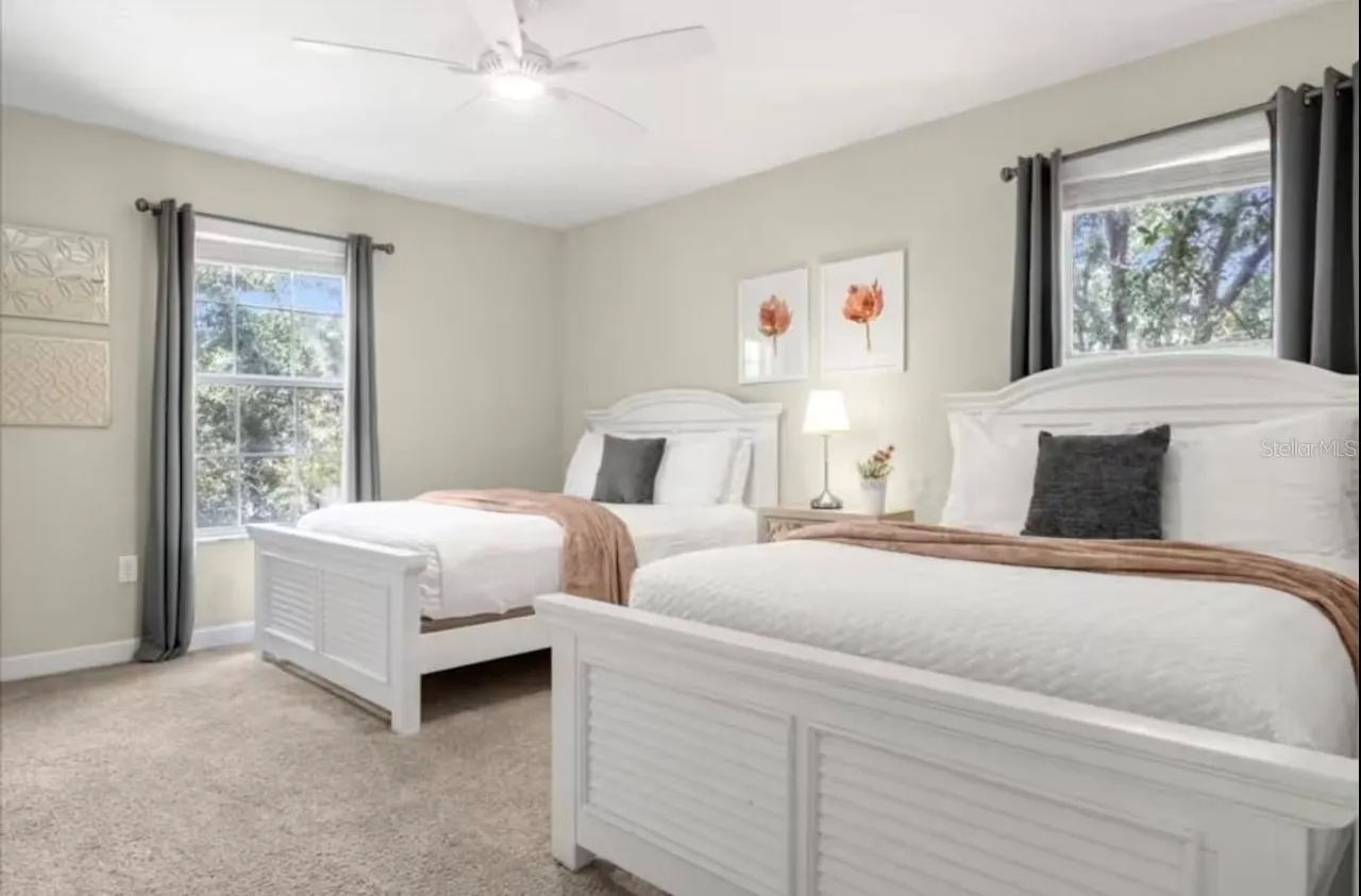 Slide show image of the Orlando Florida Home for Sale 26