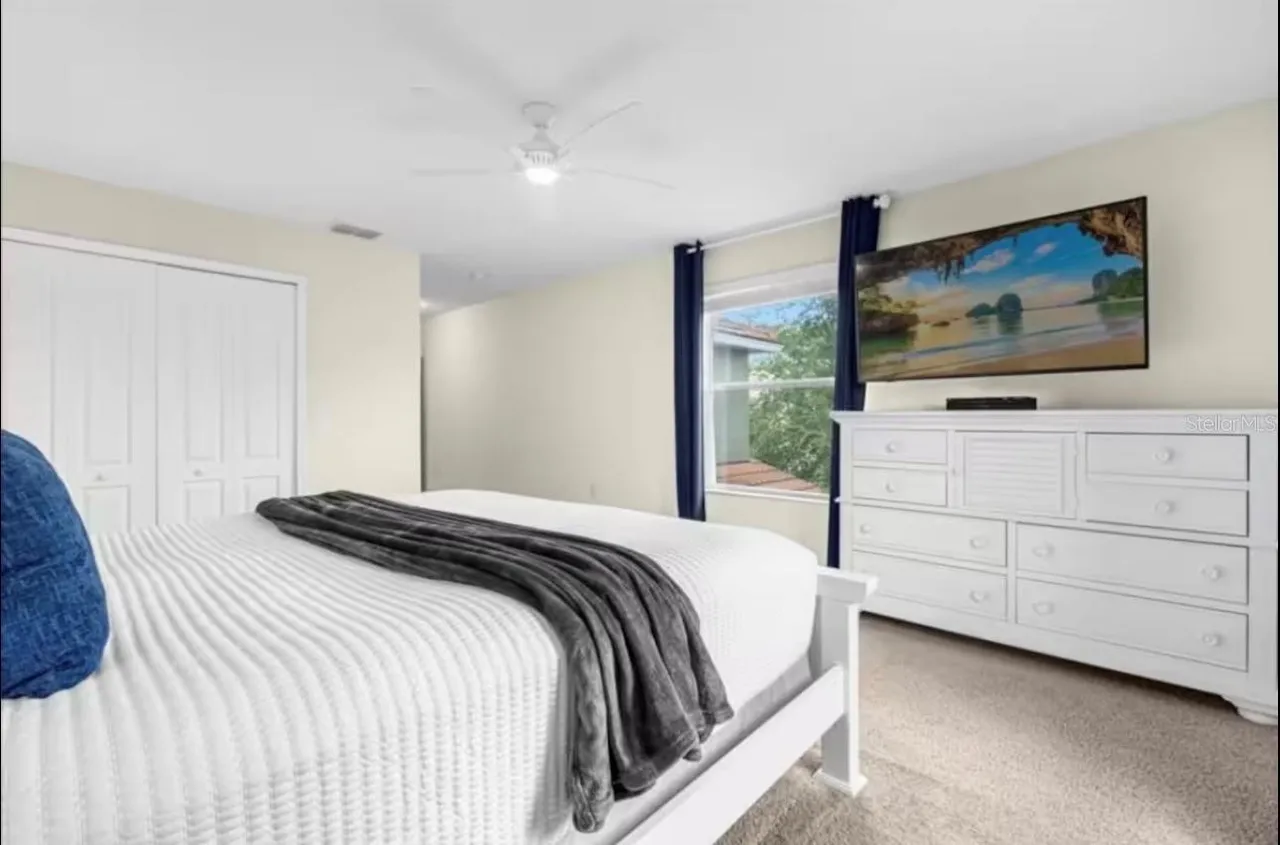 Slide show image of the Orlando Florida Home for Sale 27