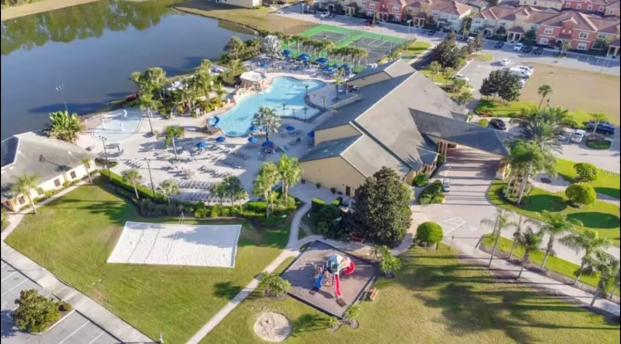 Slide show image of the Orlando Florida Home for Sale 40