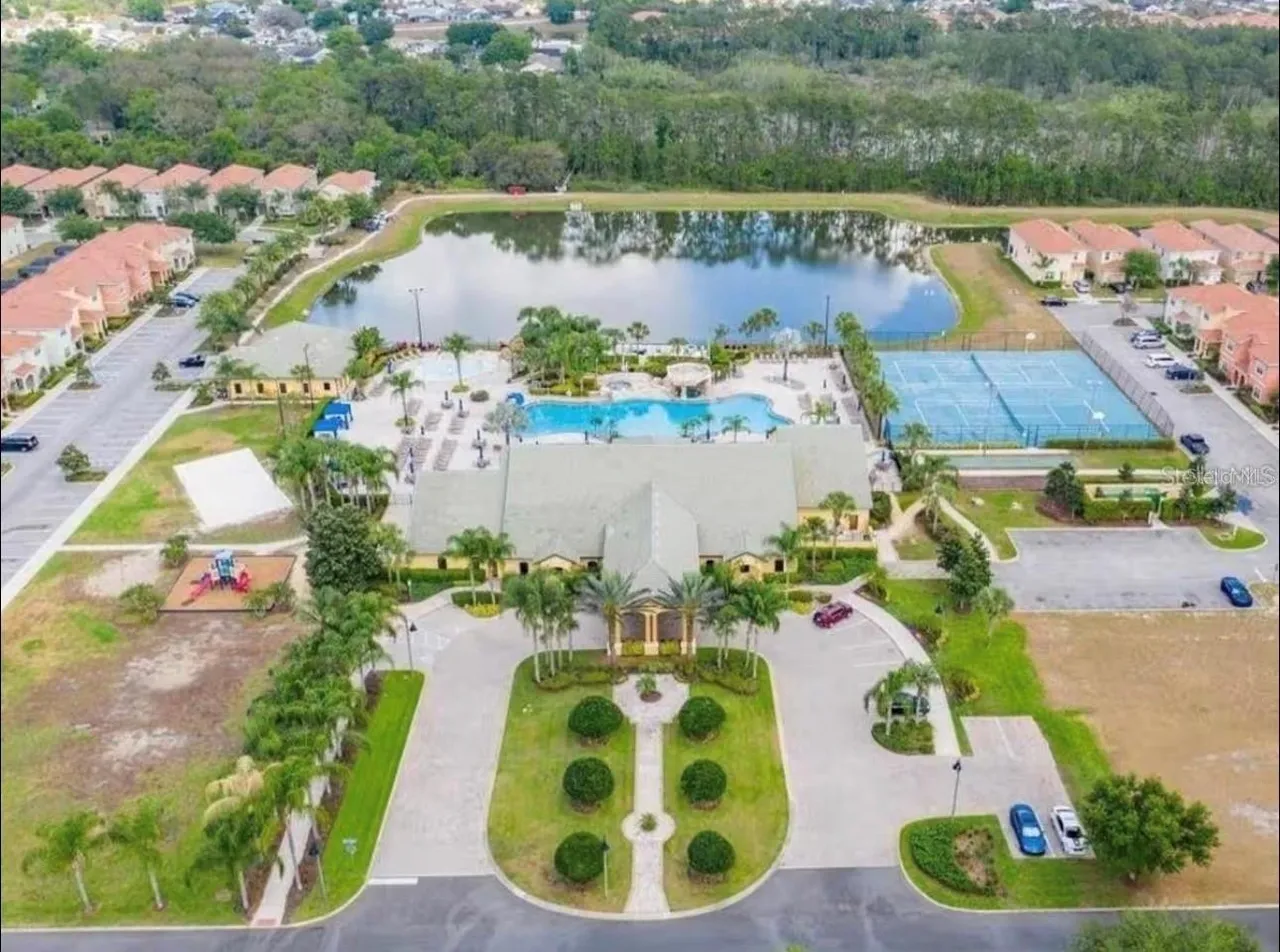 Slide show image of the Orlando Florida Home for Sale 41