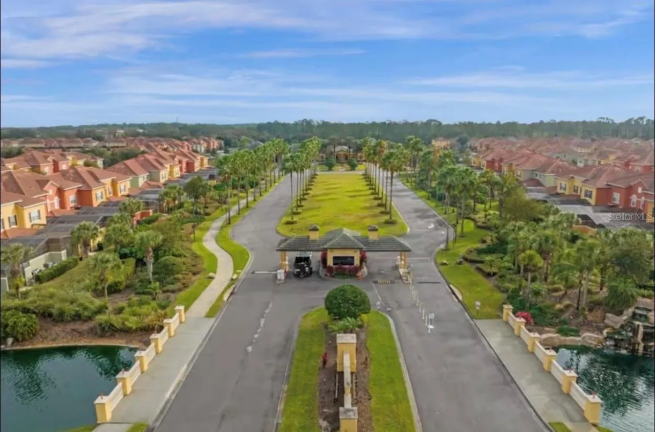 Slide show image of the Orlando Florida Home for Sale 42