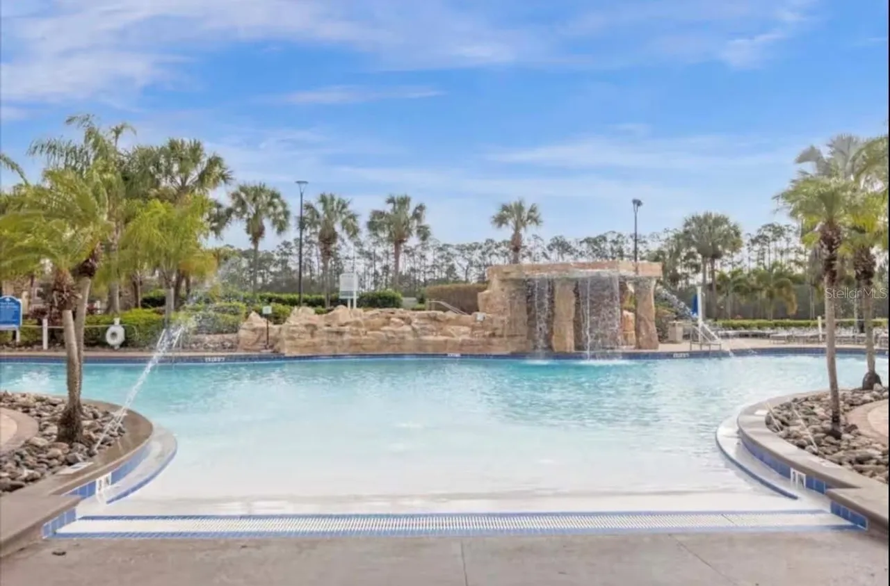 Slide show image of the Orlando Florida Home for Sale 44