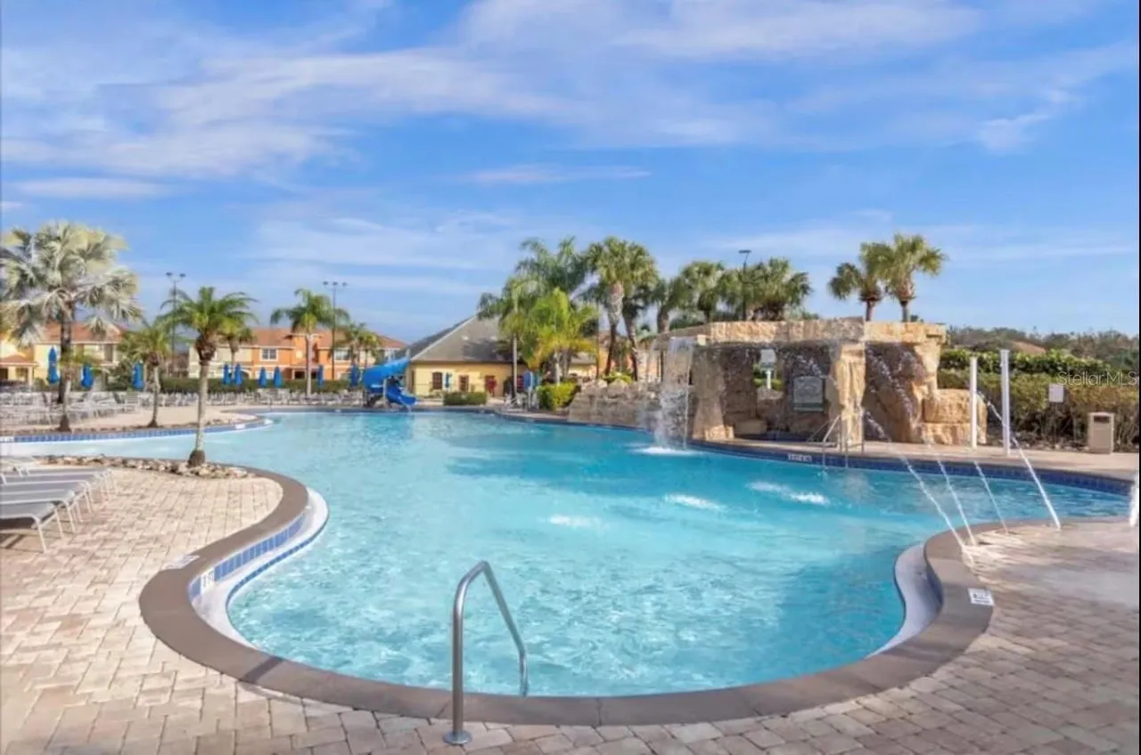 Slide show image of the Orlando Florida Home for Sale 45