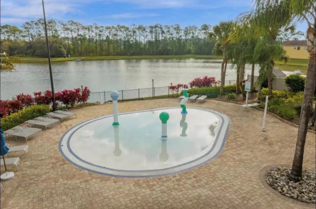 Slide show image of the Orlando Florida Home for Sale 49