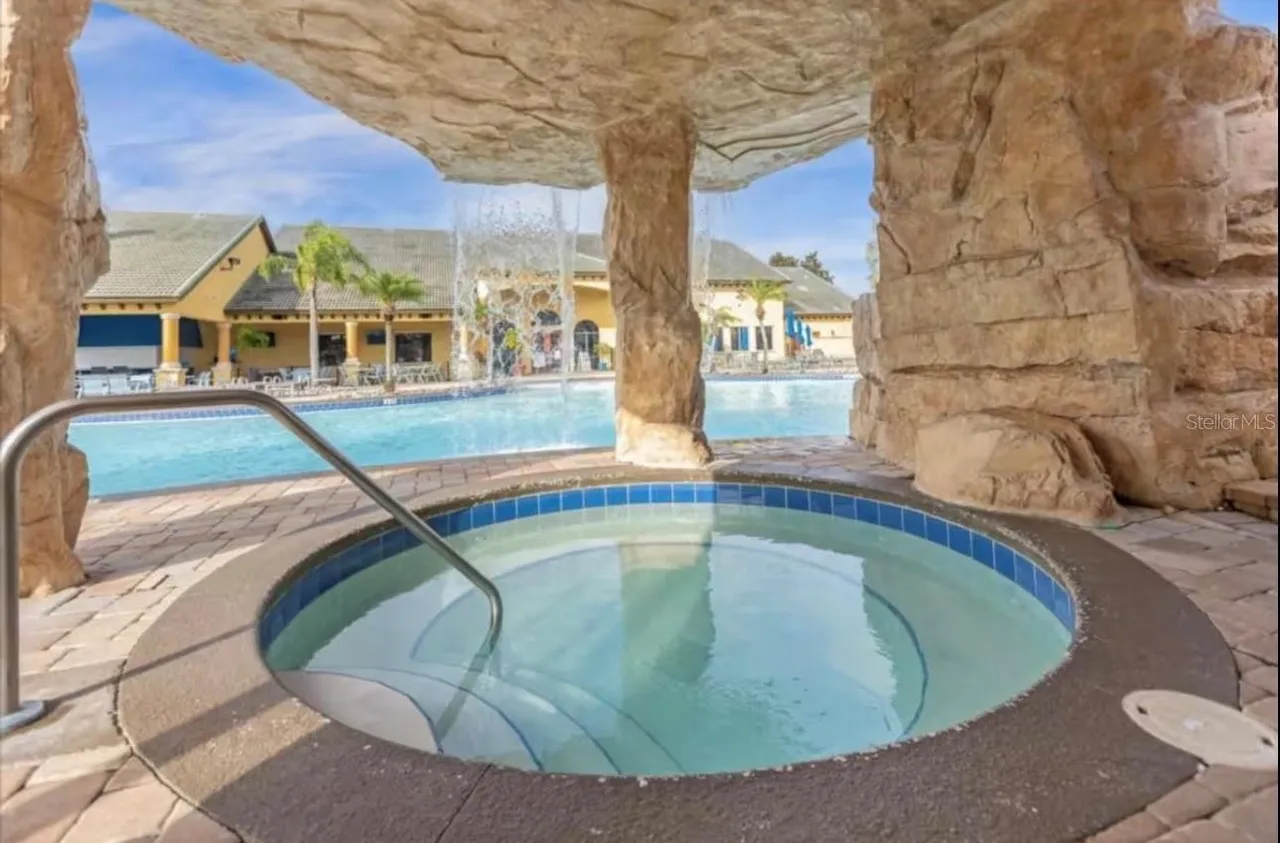 Slide show image of the Orlando Florida Home for Sale 50
