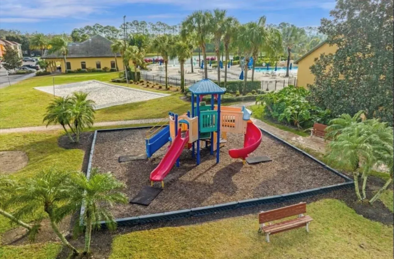 Slide show image of the Orlando Florida Home for Sale 52